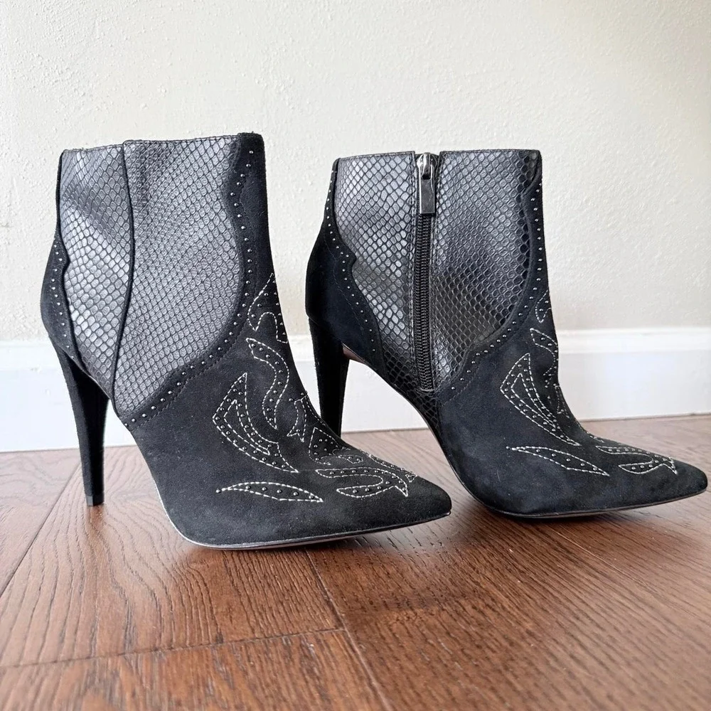 BCBGMAXAZRIA Women's Black Leather Western Stiletto Ankle Boots, Size 7.5